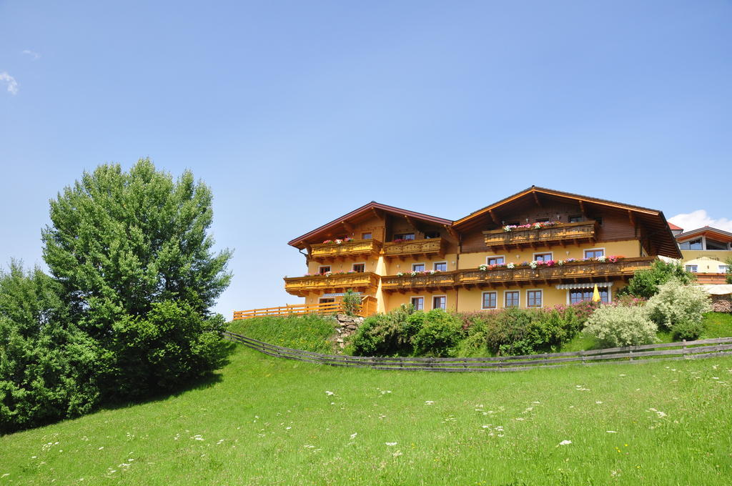 Haus Hoellwart Apartment Sankt Johann im Pongau Exterior photo